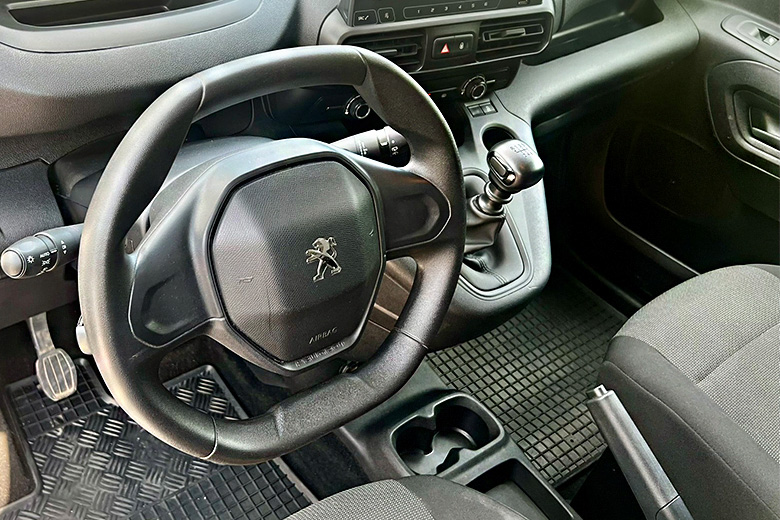 Peugeot PARTNER nuomojama masina