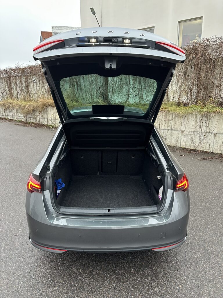 Skoda OCTAVIA nuomojama masina