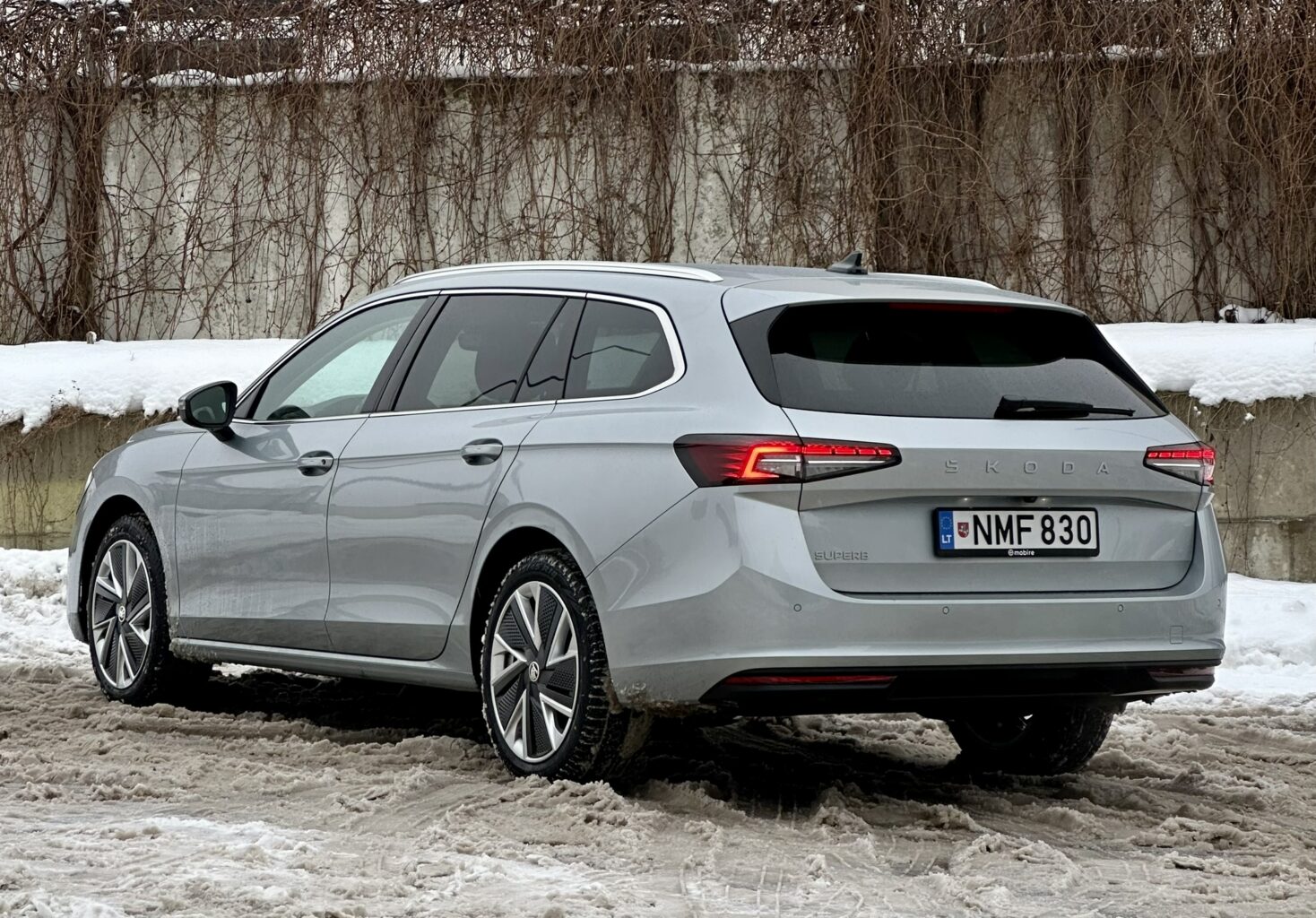 Skoda SUPERB nuomojama masina