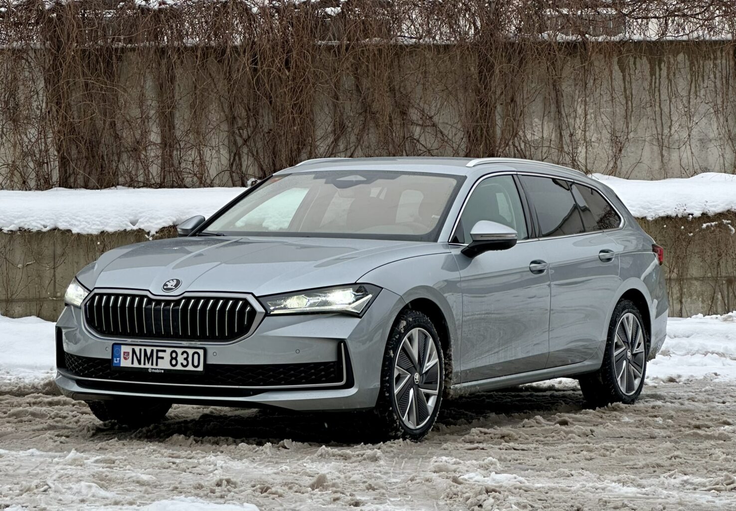 Skoda SUPERB nuomojama masina