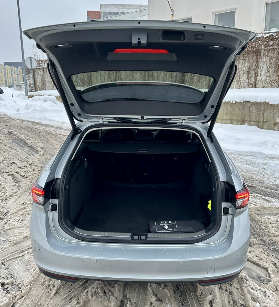 Skoda SUPERB nuomojama masina