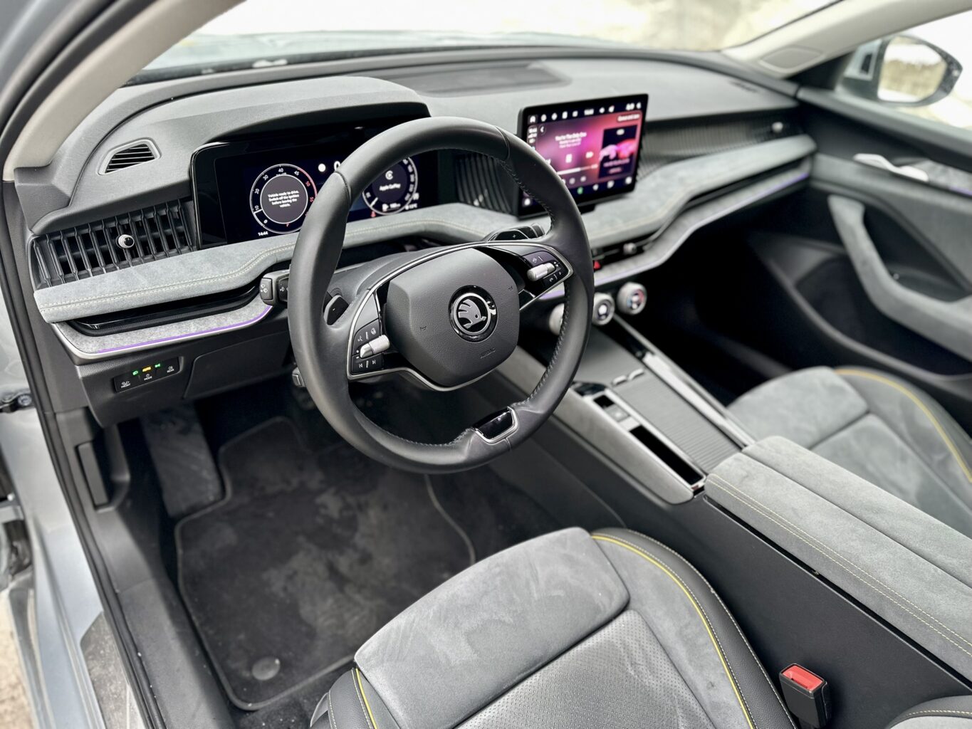 Skoda SUPERB nuomojama masina