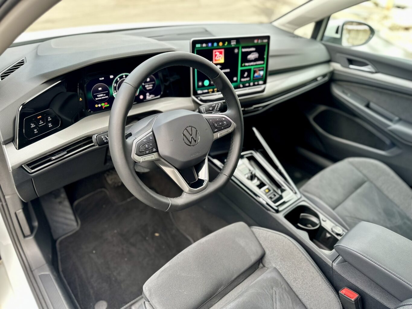 Volkswagen GOLF nuomojama masina