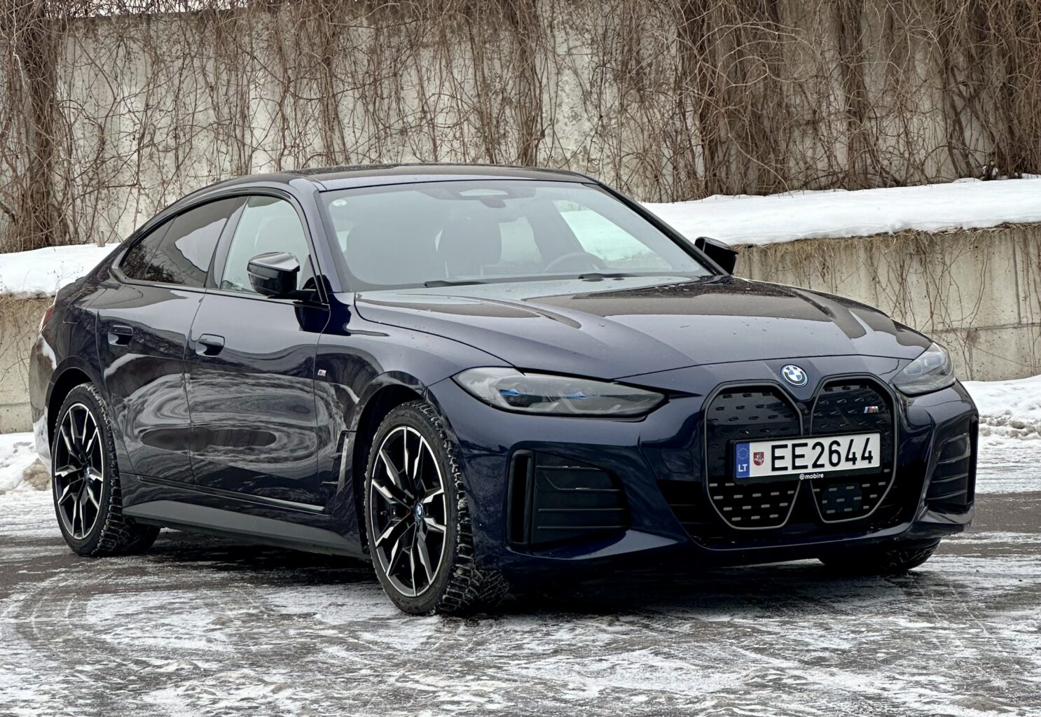 BMW i4 nuomojama masina