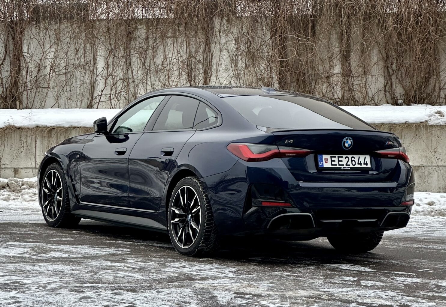 BMW i4 nuomojama masina