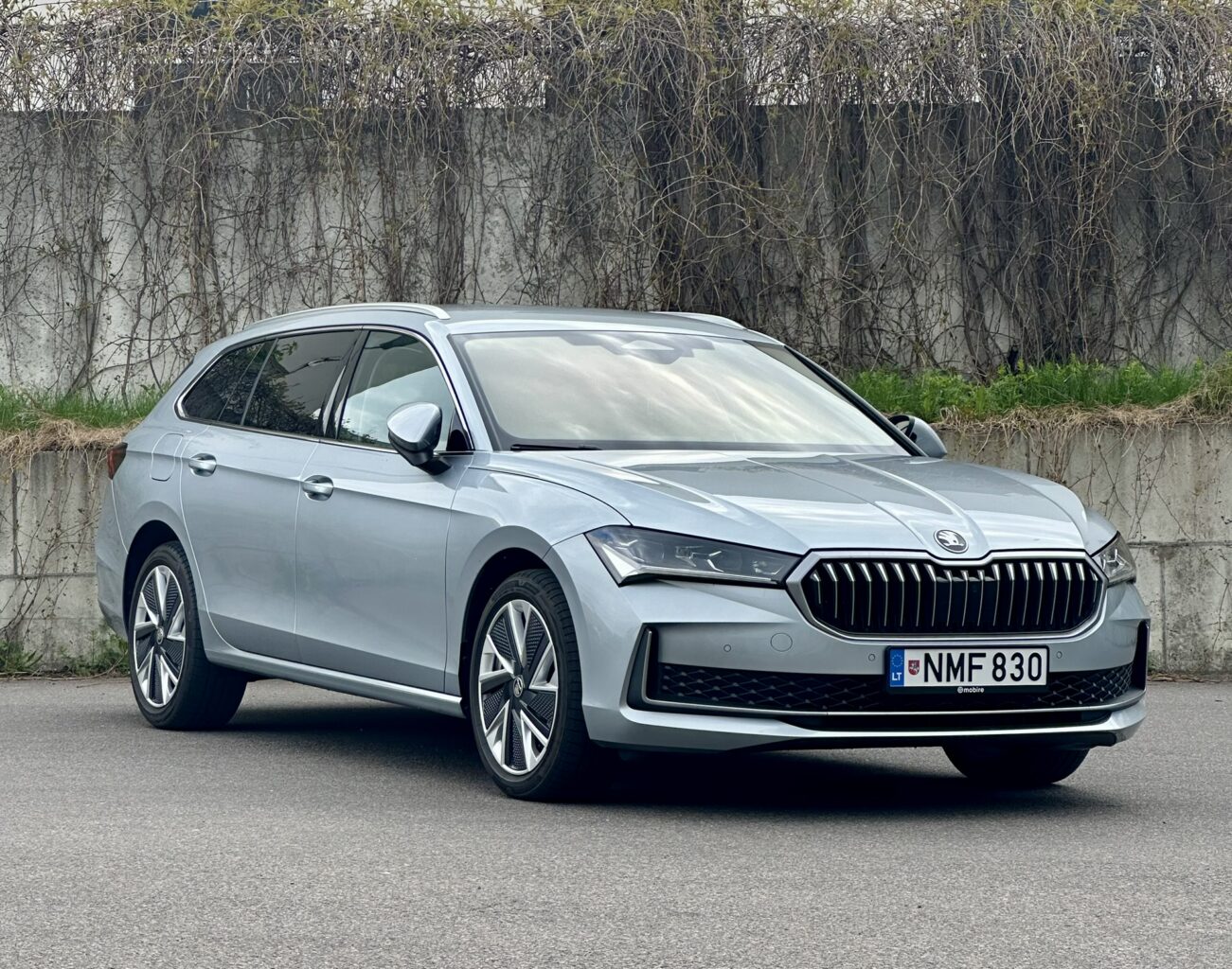 Skoda SUPERB nuomojama masina