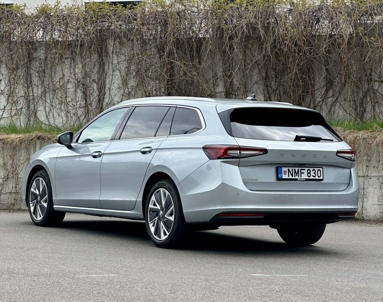 Skoda SUPERB nuomojama masina