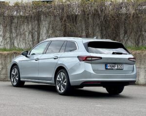 Skoda SUPERB nuomojama masina