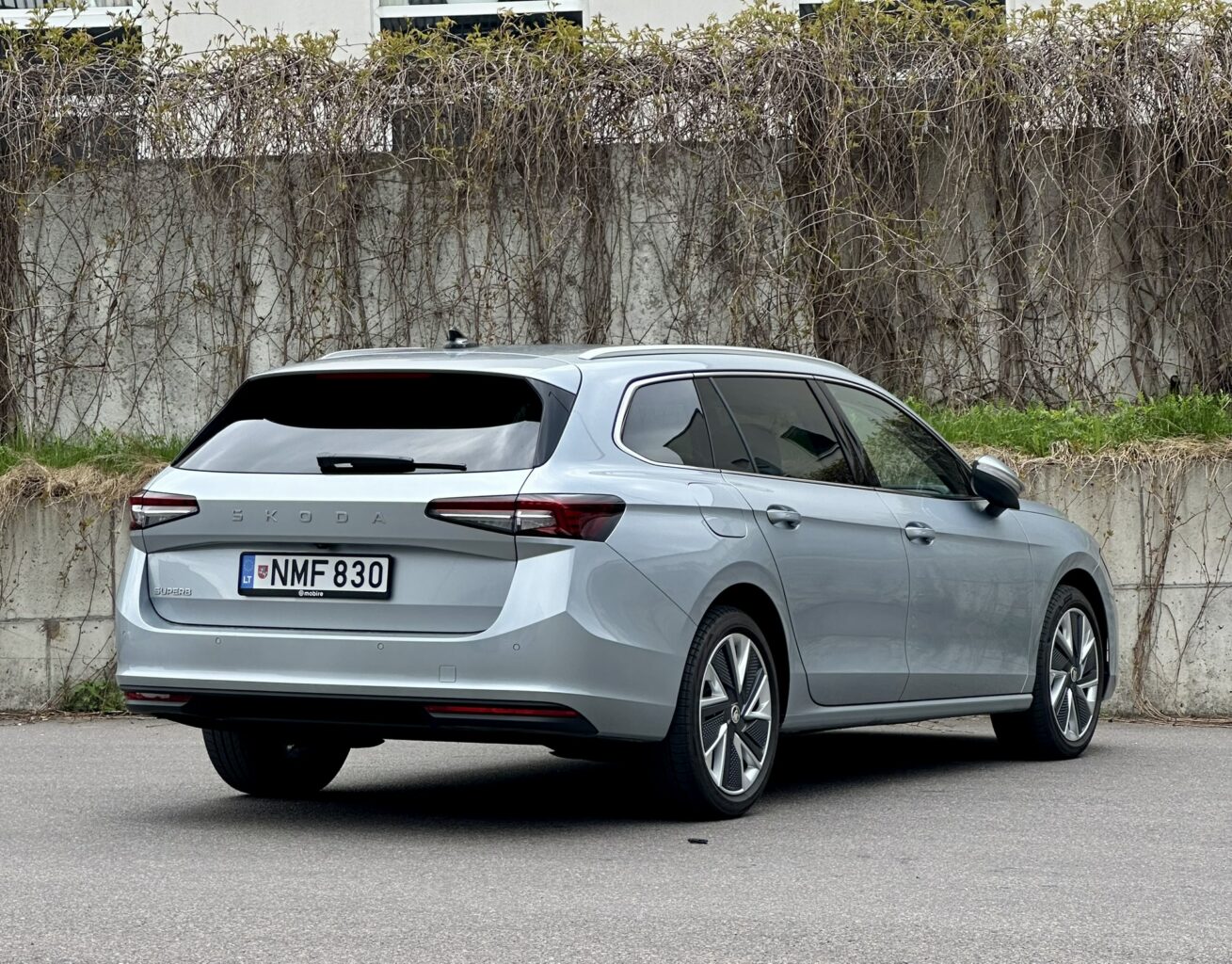 Skoda SUPERB nuomojama masina