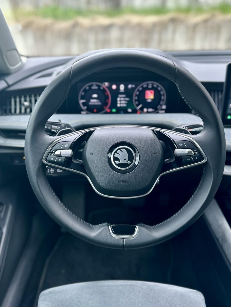 Skoda SUPERB nuomojama masina