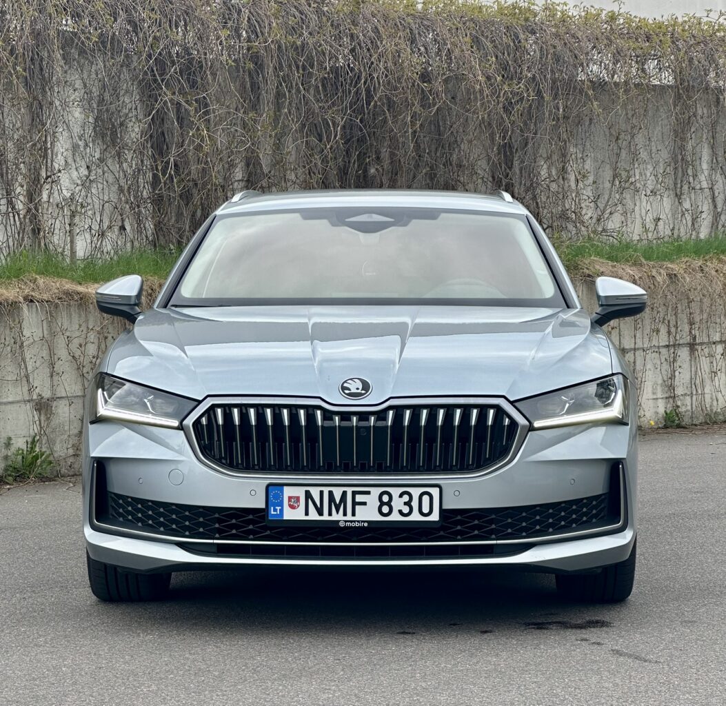 Skoda SUPERB nuomojama masina