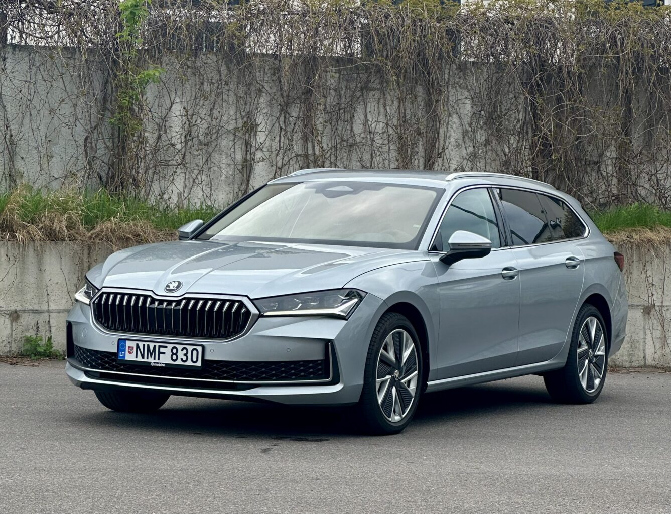 Skoda SUPERB nuomojama masina